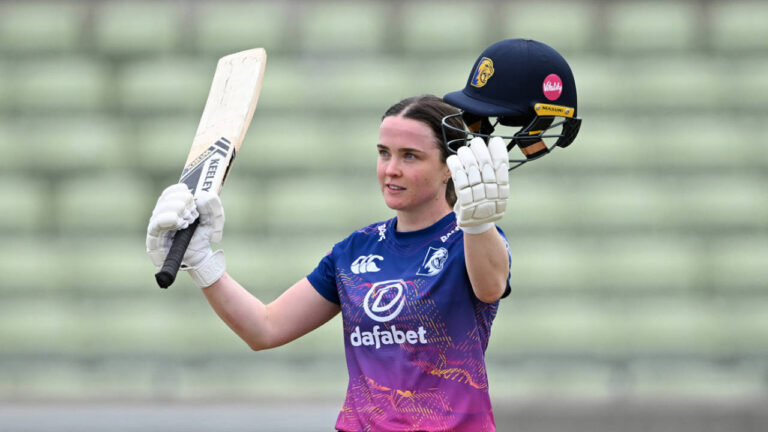 Mady Villiers Stars as Durham Clinch Thrilling Win Over Warwickshire