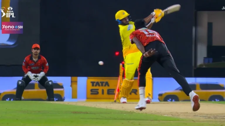 Sakib Hussain Stuns Urvil Patel: SRH vs CSK IPL Powerplay Analysis