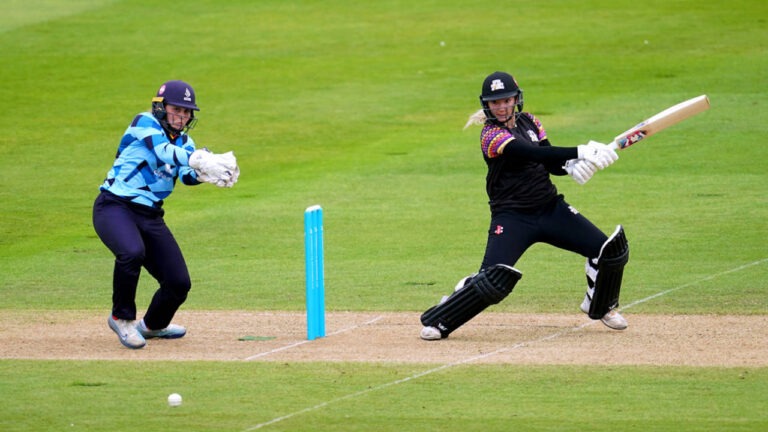 George, Austin plunder Lancashire to land third win in a row: Warwickshire Dominates Metro Bank One Day Cup