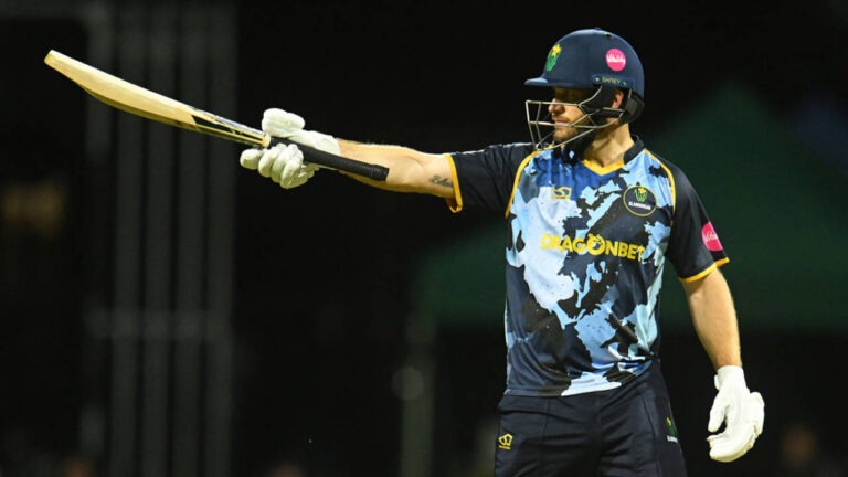 Dickson helps Glamorgan past old side Somerset on night of floodlight drama