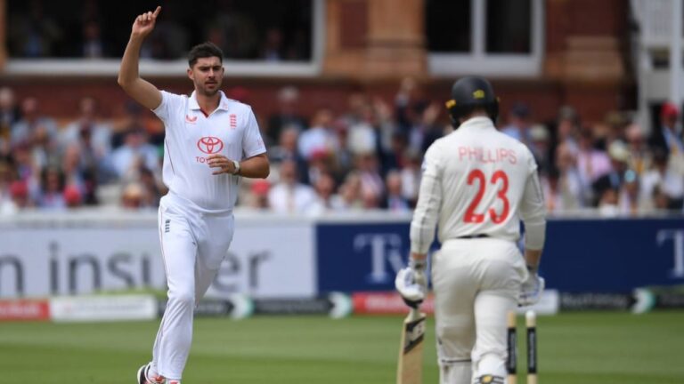 Robinson five-for on comeback as New Zealand rolled for 113 at Lord’s